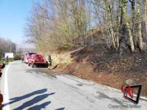 ALICE SUPERIORE – Principio di incendio boschivo (FOTO)
