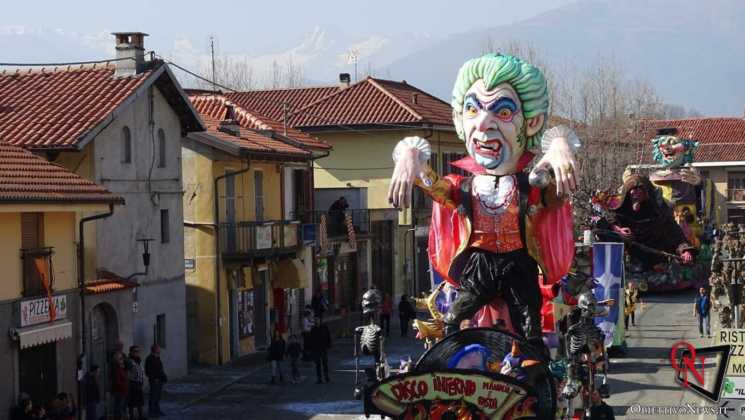OZEGNA – Tanti carri allegorici in sfilata al Carnevale Ozegnese (FOTO e VIDEO)