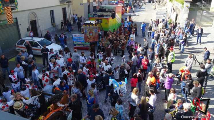 OZEGNA – Tanti carri allegorici in sfilata al Carnevale Ozegnese (FOTO e VIDEO)