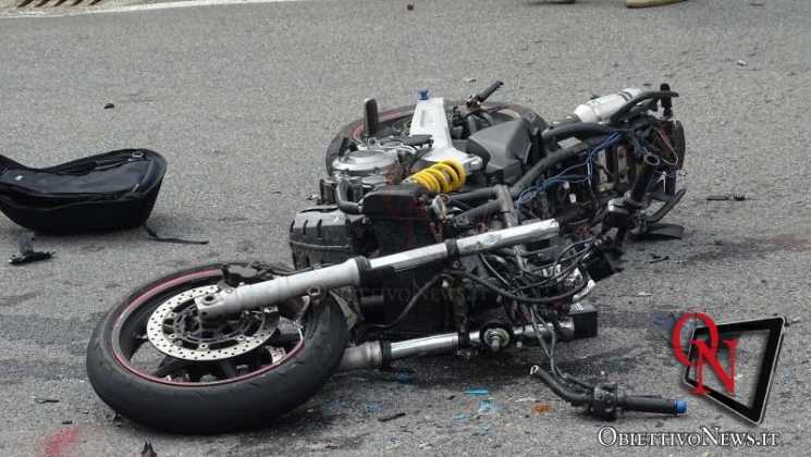 Forno incidente mortale auto moto 2