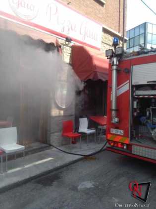 Castellamonte incendio pizzeria3