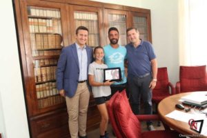 BORGARO TORINESE – Premiata dal Sindaco la giovane promessa del Tennis, Elisa Casella