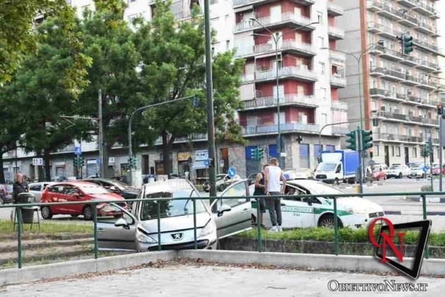 Torino auto contro rotelliere 1
