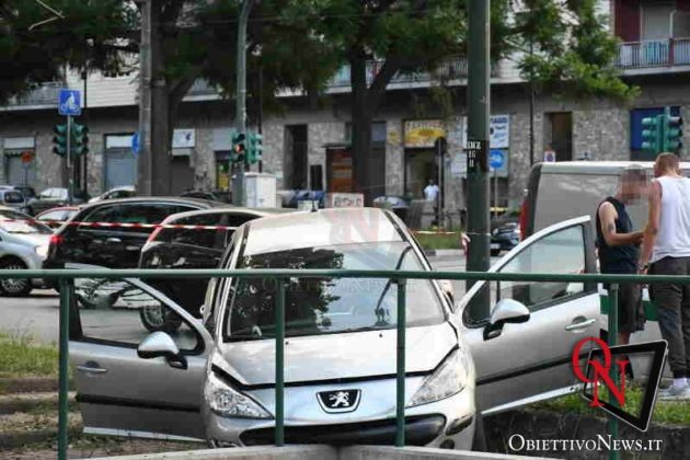 Torino auto contro rotelliere 2