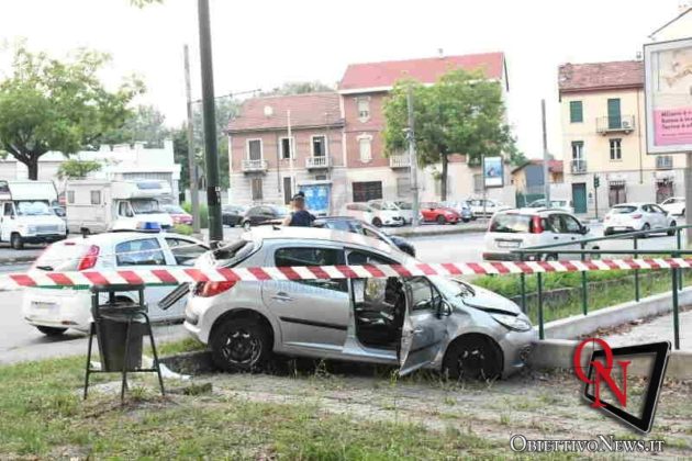 Torino auto contro rotelliere 4