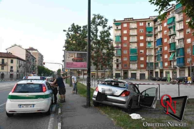 Torino auto contro rotelliere5