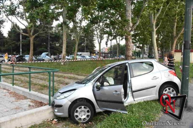 Torino auto contro rotelliere6