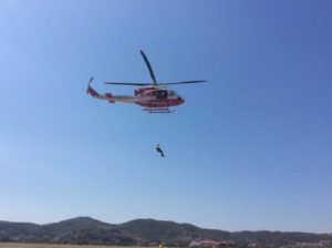 CORIO – Uomo e due figli bloccati in quota: recuperati dal Drago dei VVF