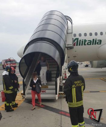 Caselle incendio cabina aereo 5