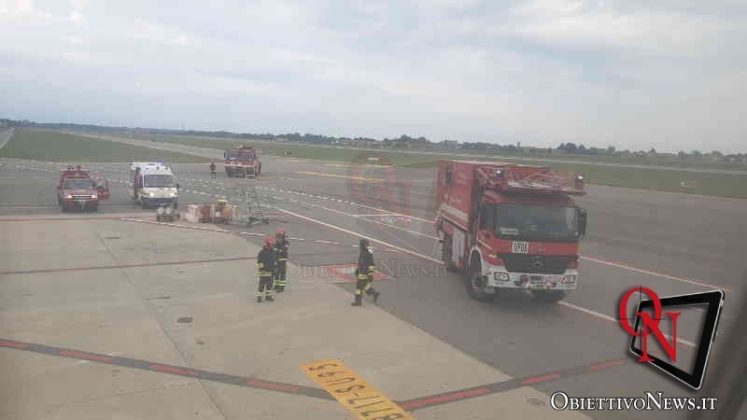 Caselle incendio cabina aereo