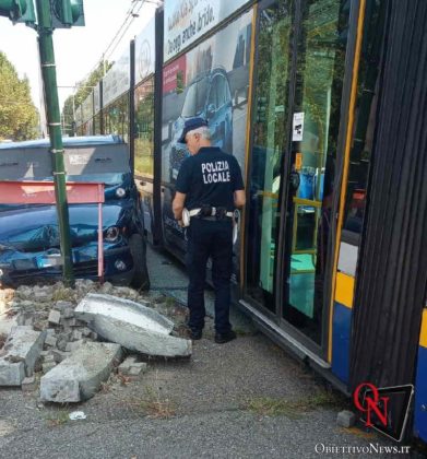 Torino incidente multipla tram6