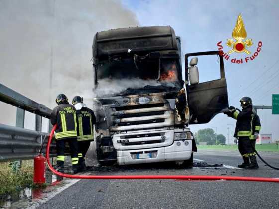 Torino Tangenziale Incendio Tir 3