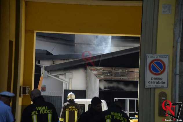 Torino incendio carrozzeria 1