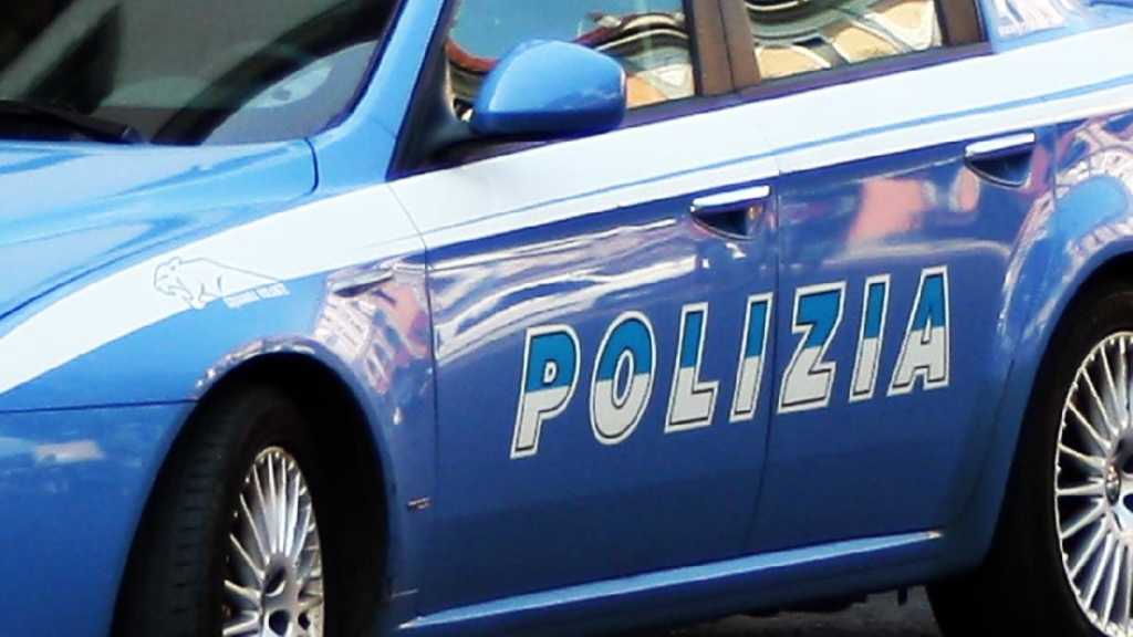 AGLIÈ – Sorpreso dalla Polizia dopo l'ennesimo furto in un negozio 1 AGLIÈ – Sorpreso dalla Polizia dopo l'ennesimo furto in un negozio