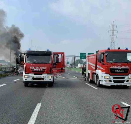 torino tir fiamme tangeziale4 Res