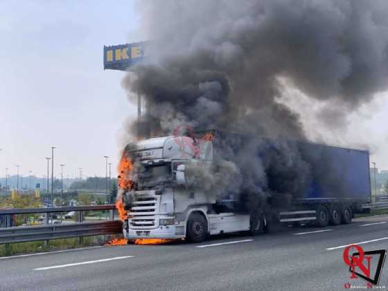torino tir fiamme tangeziale8 Res