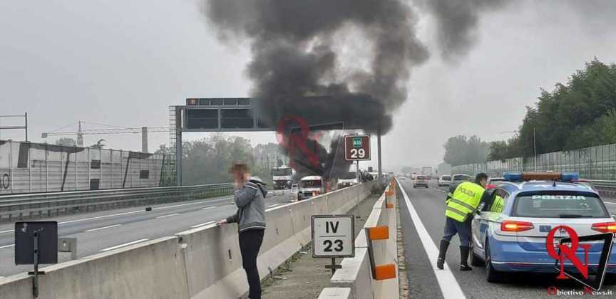 Rivoli incendio auto tangenziale 2