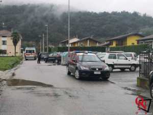 LORANZÈ – Diciottenne tenta di scavalcare il cancello di casa; deceduta