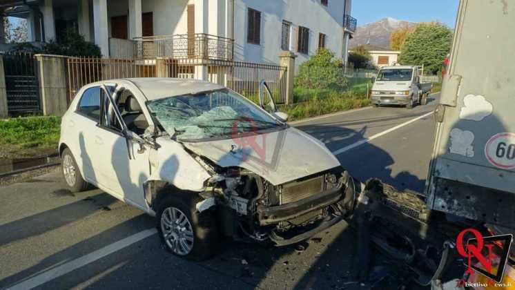 Rivara auto contro tir 5