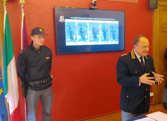 Torino arrestato ordigni 1