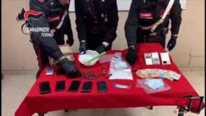 SAN MARTINO CANAVESE – Confezionavano droga per lo spaccio: due arresti  (VIDEO)