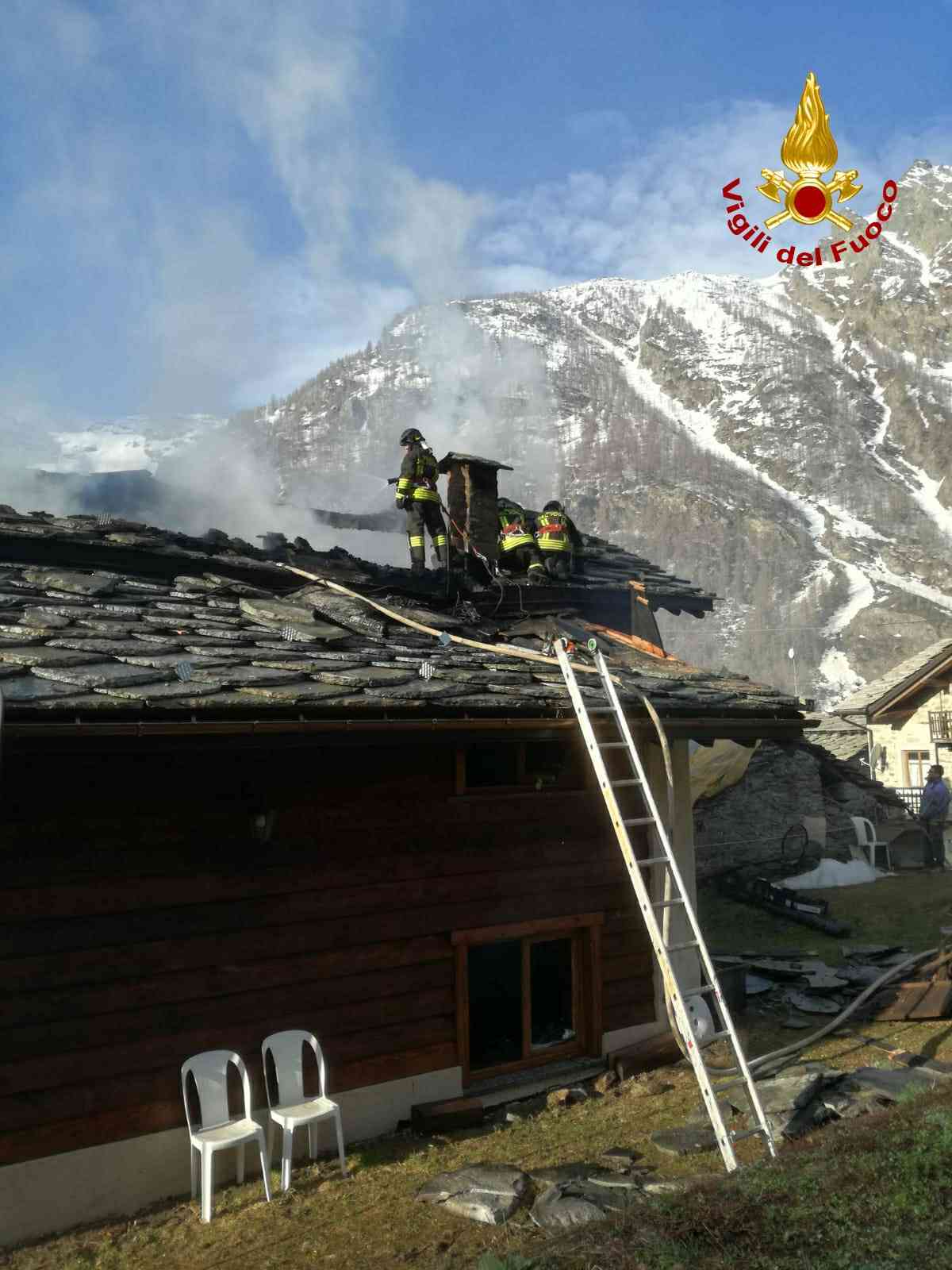 CERESOLE REALE – Incendio tetto di un'abitazione in borgata Borgiallo (FOTO)