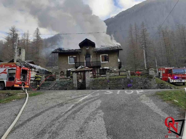 CERESOLE REALE – Incendio tetto di un'abitazione in borgata Borgiallo (FOTO)