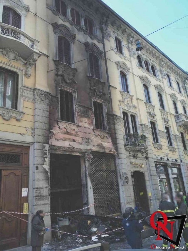 TORINO – Incendio in un negozio di via Santa Teresa; propagato all'intero stabile (FOTO)