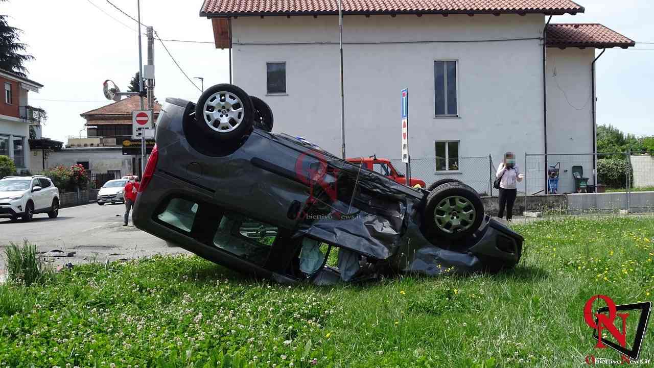 OGLIANICO / FAVRIA – Scontro tra due veicoli, uno si ribalta (FOTO e VIDEO)