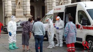 TORINO – Sgomberati i senzatetto da piazza Palazzo di Città (FOTO E VIDEO)