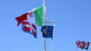 VENARIA REALE – Marinai d’Italia: una piccola cerimonia per inaugurare l’asta di bandiera restaurata (FOTO E VIDEO)