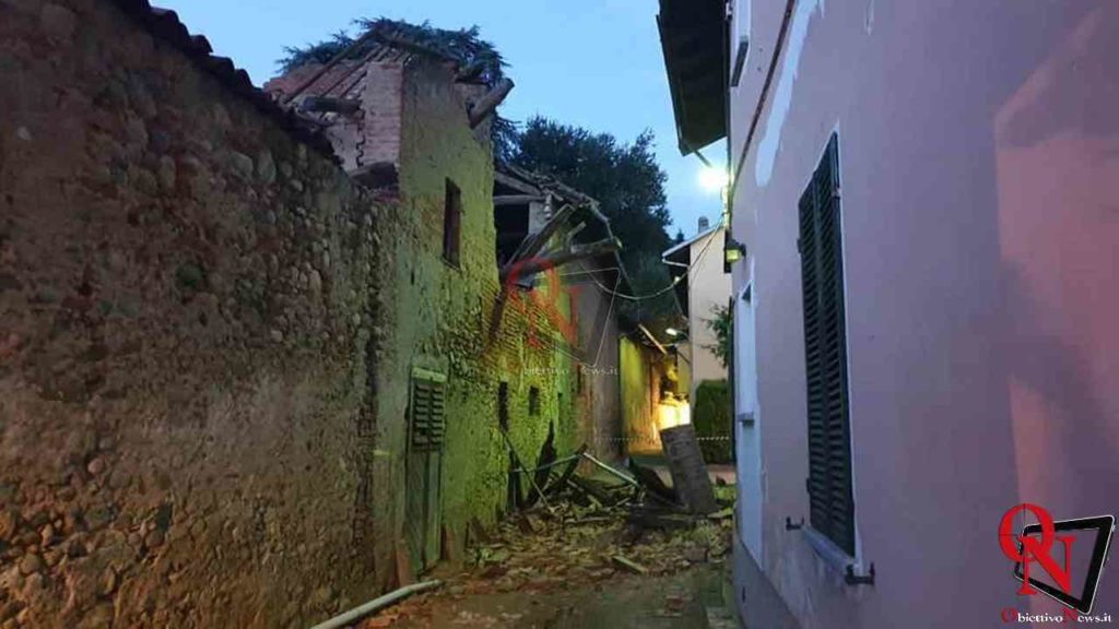 FAVRIA – Crollo parziale del tetto di una cascina (FOTO)