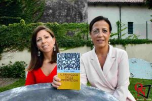 VENARIA REALE – Successo per la presentazione de “Il Triangolo delle Imperfezioni” (FOTO)