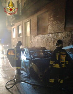 ASTI – Identificato l'autore di 15 incendi a mezzi parcheggiati e cassonetti: è un 17enne 1 ASTI – Identificato l'autore di 15 incendi a mezzi parcheggiati e cassonetti: è un 17enne