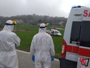 SAN MARTINO CANAVESE – Cade dalle scale, elitrasportato al Cto