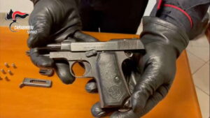 Armi detenute illegalmente: 2 arresti e una denuncia a Settimo Torinese, Lanzo e Rivalta 1 Armi detenute illegalmente: 2 arresti e una denuncia a Settimo Torinese, Lanzo e Rivalta