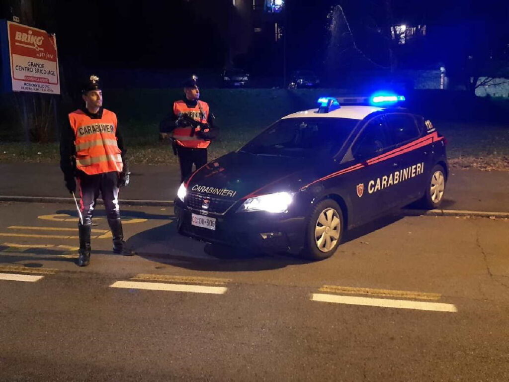 SAN GIUSTO CANAVESE – Due minorenni tentato di rapinare un negozio, bloccati dai Carabinieri 1 SAN GIUSTO CANAVESE – Due minorenni tentato di rapinare un negozio, bloccati dai Carabinieri