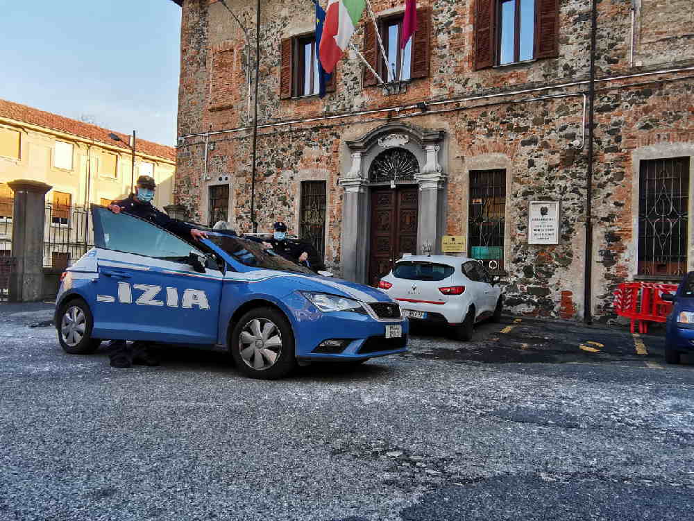 IVREA – Derubavano automobilisti con il trucco della gomma forata: due arresti tra cui un 39 di Rivarolo