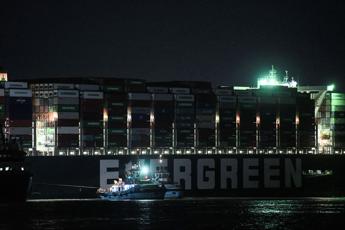 Canale Suez, disincagliata la portacontainer Ever Given
