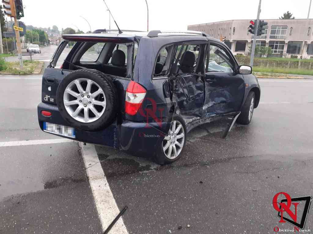 CALUSO – Incidente sulla Sp26, ferita in modo non grave una famiglia (FOTO) 1 CALUSO – Incidente sulla Sp26, ferita in modo non grave una famiglia (FOTO)