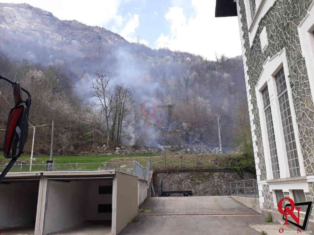 LOCANA – Incendio boschivo in frazione Rosone (FOTO) 1 LOCANA – Incendio boschivo in frazione Rosone (FOTO)