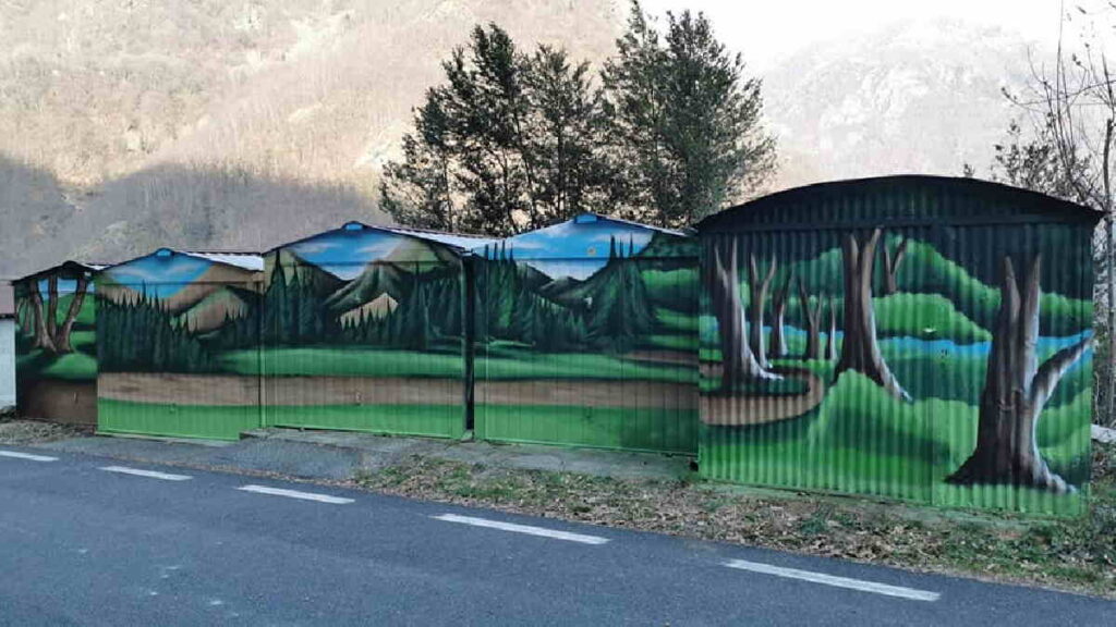 INGRIA – Murales sui box auto: l'originale iniziativa di Ingria (FOTO) 1 INGRIA – Murales sui box auto: l'originale iniziativa di Ingria (FOTO)
