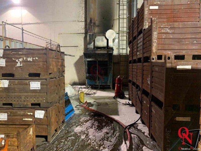 CASTELLAMONTE - Incendio in azienda nell'area industriale (FOTO)