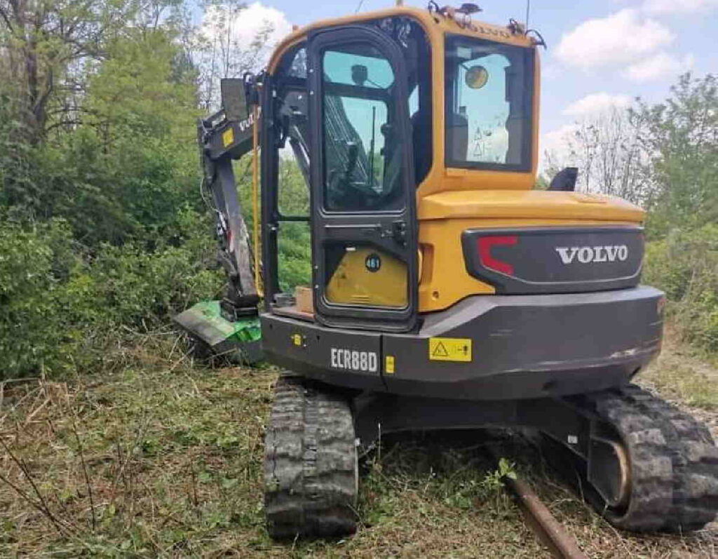 CHIVASSO – Iniziata la bonifica nel tratto ferroviario compreso tra Chivasso e Brozolo 1 CHIVASSO – Iniziata la bonifica nel tratto ferroviario compreso tra Chivasso e Brozolo