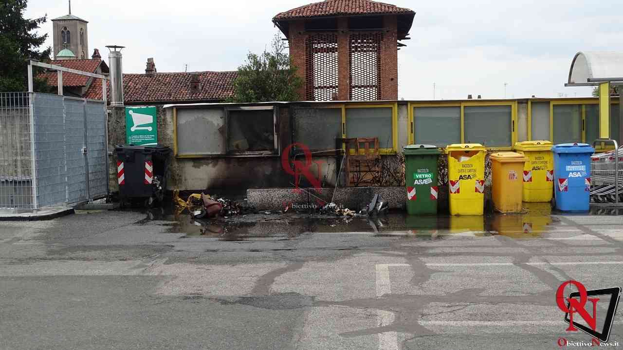 RIVAROLO CANAVESE – In fiamme un paio di cassonetti rifiuti, danneggiata l'isola ecologica (FOTO)
