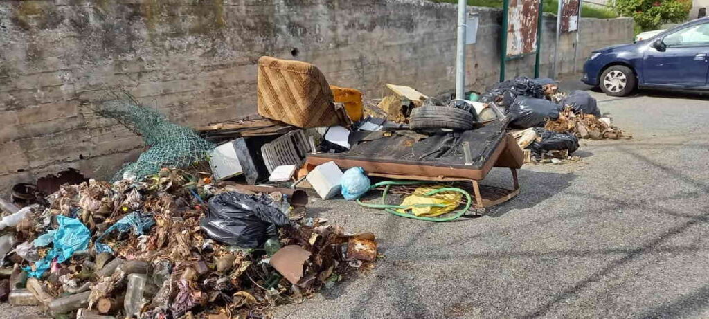 CASTELLAMONTE – Una mole di rifiuti raccolti durante la seconda giornata ecologica (FOTO) 1 CASTELLAMONTE – Una mole di rifiuti raccolti durante la seconda giornata ecologica (FOTO)