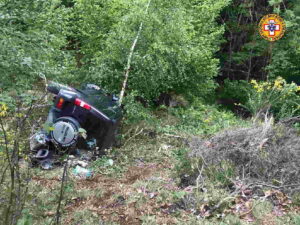 VERBANIA –  Auto precipita per una ventina di metri