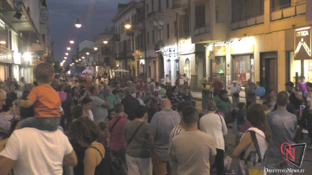 CUORGNÈ – La nuova Associazione Commercianti organizza la Notte dei Saldi 1 CUORGNÈ – La nuova Associazione Commercianti organizza la Notte dei Saldi