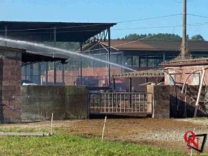 PIVERONE – Incendio fienile in strada Boschetto (FOTO)