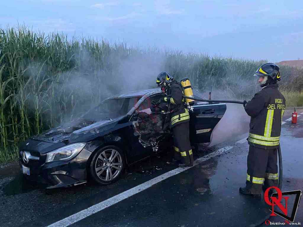 CASELLE TORINESE – Auto in fiamme in strada Mappano